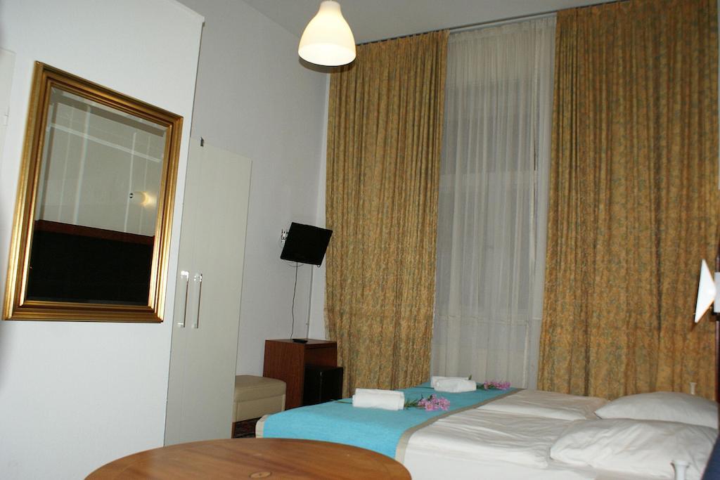 Hotel Garni Aaberna Berlín Habitación foto